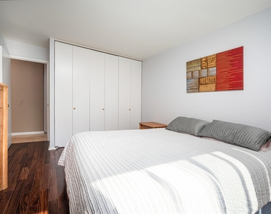 211 E Ohio Street - Photo Thumbnail 10