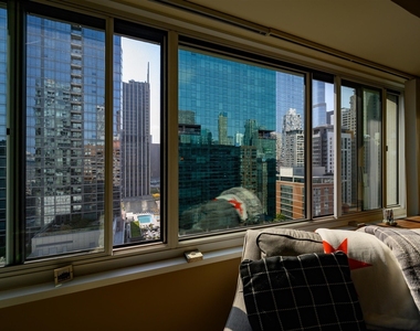 211 E Ohio Street - Photo Thumbnail 12