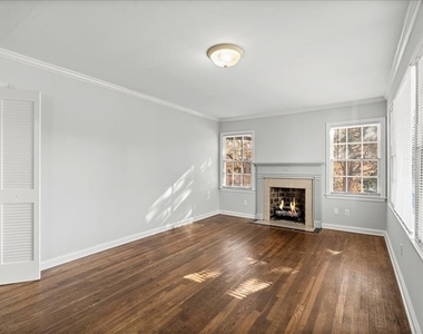 449 10th Street Nw - Photo Thumbnail 4