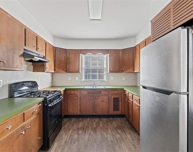 449 10th Street Nw - Photo Thumbnail 10