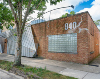 940 Pitner Avenue - Photo Thumbnail 14