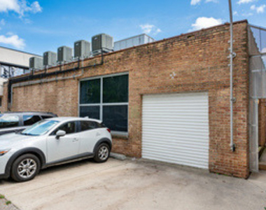 940 Pitner Avenue - Photo Thumbnail 12