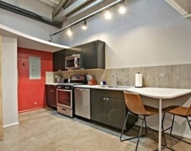 940 Pitner Avenue - Photo Thumbnail 6