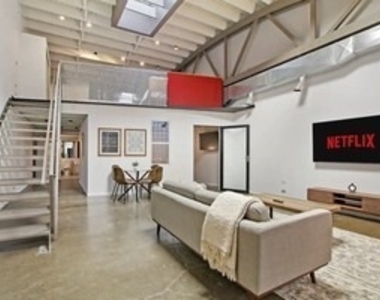 940 Pitner Avenue - Photo Thumbnail 1