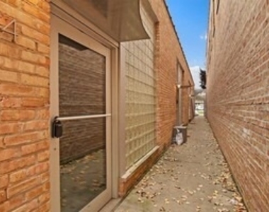 940 Pitner Avenue - Photo Thumbnail 11