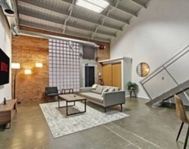 940 Pitner Avenue - Photo Thumbnail 4