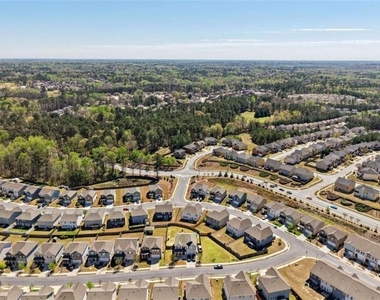 3605 Broadwick Lane - Photo Thumbnail 31