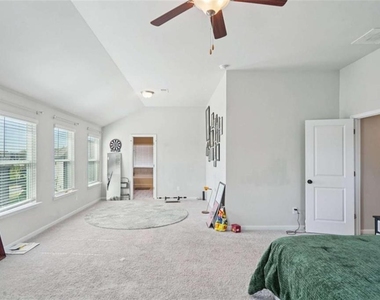 3605 Broadwick Lane - Photo Thumbnail 12