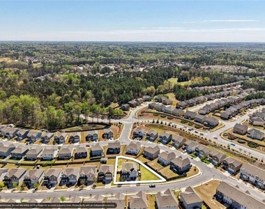 3605 Broadwick Lane - Photo Thumbnail 33