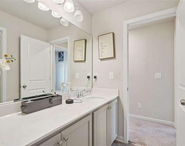 3605 Broadwick Lane - Photo Thumbnail 17