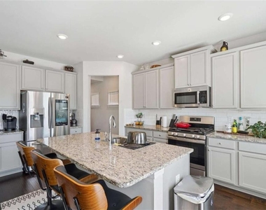 3605 Broadwick Lane - Photo Thumbnail 8
