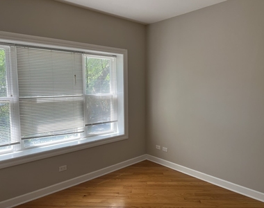 6507 N Hamilton Avenue - Photo Thumbnail 3