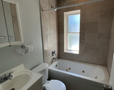 6507 N Hamilton Avenue - Photo Thumbnail 5
