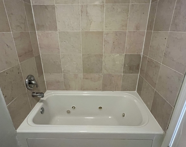 6507 N Hamilton Avenue - Photo Thumbnail 8