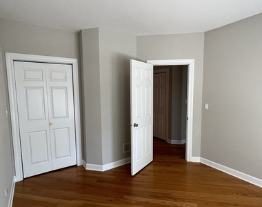 6507 N Hamilton Avenue - Photo Thumbnail 4