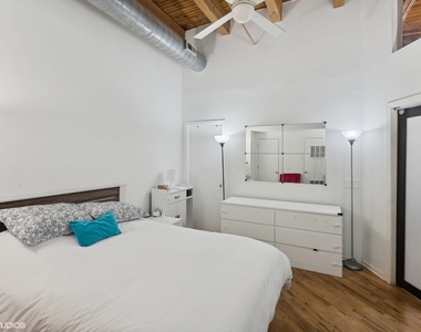 616 W Fulton Street - Photo Thumbnail 6