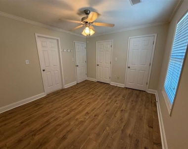 105 Whitehead Road - Photo Thumbnail 9