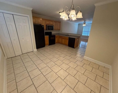 105 Whitehead Road - Photo Thumbnail 6