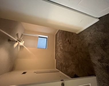 8 W Monroe Street - Photo Thumbnail 2