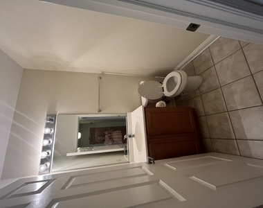 8 W Monroe Street - Photo Thumbnail 3