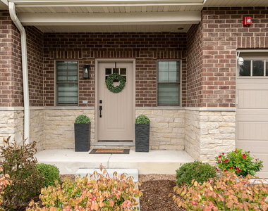 407 W Pierce Road - Photo Thumbnail 1