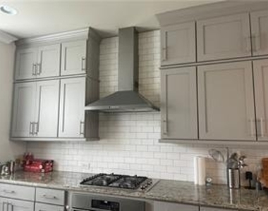 205 Bedford Alley - Photo Thumbnail 1