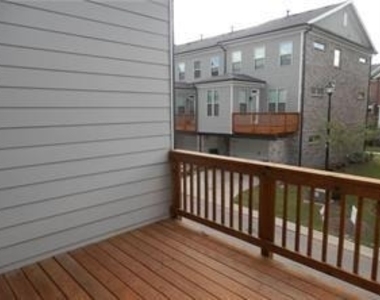 205 Bedford Alley - Photo Thumbnail 8
