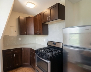 533 W Wrightwood Avenue - Photo Thumbnail 2
