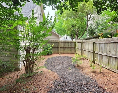 172 Stoneforest Drive - Photo Thumbnail 22