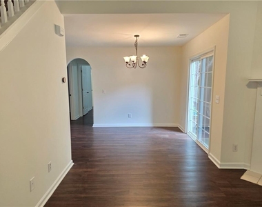 172 Stoneforest Drive - Photo Thumbnail 4