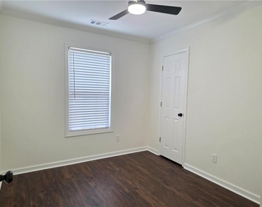 172 Stoneforest Drive - Photo Thumbnail 8