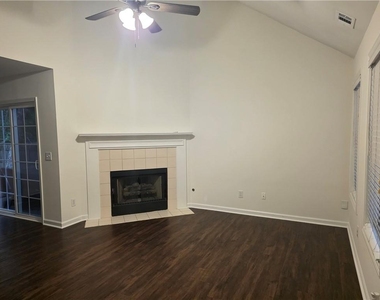 172 Stoneforest Drive - Photo Thumbnail 3