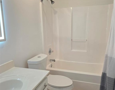 172 Stoneforest Drive - Photo Thumbnail 9