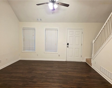 172 Stoneforest Drive - Photo Thumbnail 2