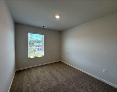 1005 N 2nd Avenue - Photo Thumbnail 22