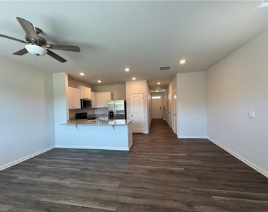 1005 N 2nd Avenue - Photo Thumbnail 9