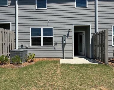 1005 N 2nd Avenue - Photo Thumbnail 13