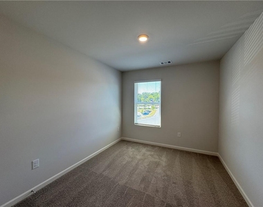 1005 N 2nd Avenue - Photo Thumbnail 23