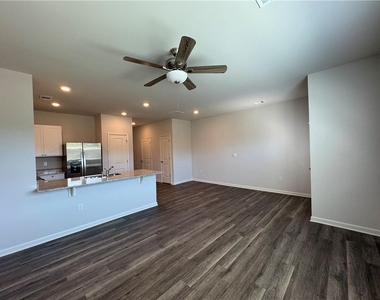 1005 N 2nd Avenue - Photo Thumbnail 10