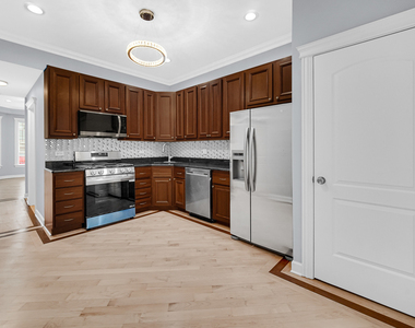 2951 N Allen Street - Photo Thumbnail 12
