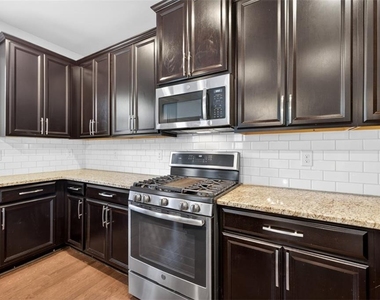 2168 Lakeview Bend Way - Photo Thumbnail 10