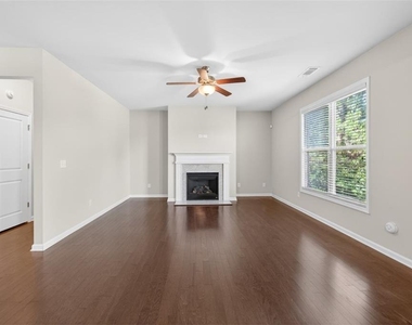 2168 Lakeview Bend Way - Photo Thumbnail 5