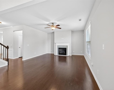 2168 Lakeview Bend Way - Photo Thumbnail 6
