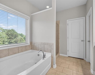 2168 Lakeview Bend Way - Photo Thumbnail 26