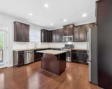 2168 Lakeview Bend Way - Photo Thumbnail 9