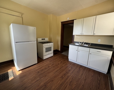 919 Leclaire Street - Photo Thumbnail 1