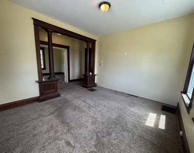 919 Leclaire Street - Photo Thumbnail 6