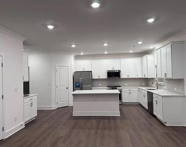 2780 Westgate Park Drive - Photo Thumbnail 4
