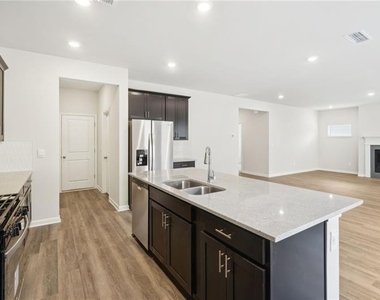95 Sequoia Lane - Photo Thumbnail 7