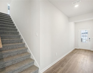 95 Sequoia Lane - Photo Thumbnail 9